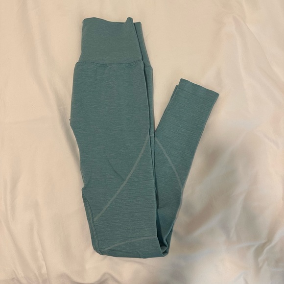 Alphalete revival leggings - Picture 2 of 2
